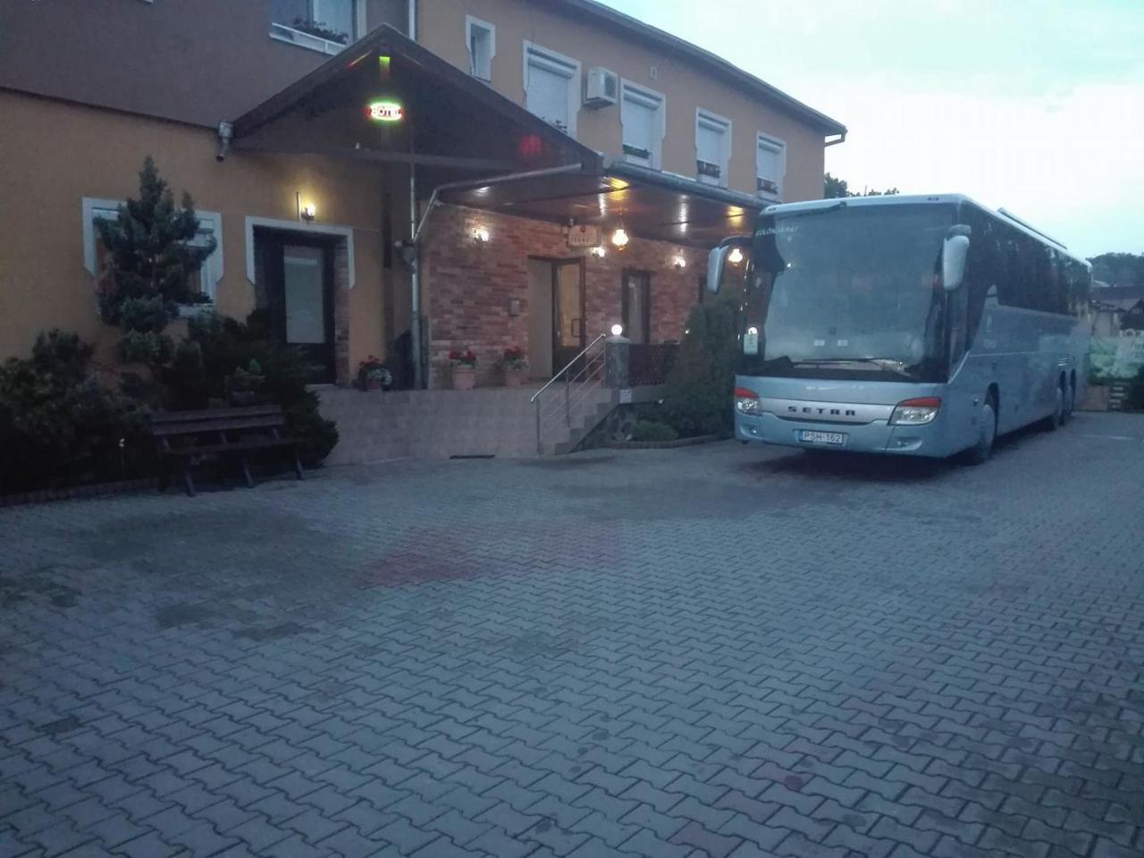 Hotel Tranzit Odorheiu Secuiesc Eksteriør billede
